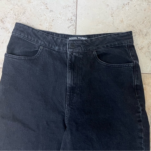 Social Tourist Black Wide Leg Jeans for Women - Picture 3 of 12